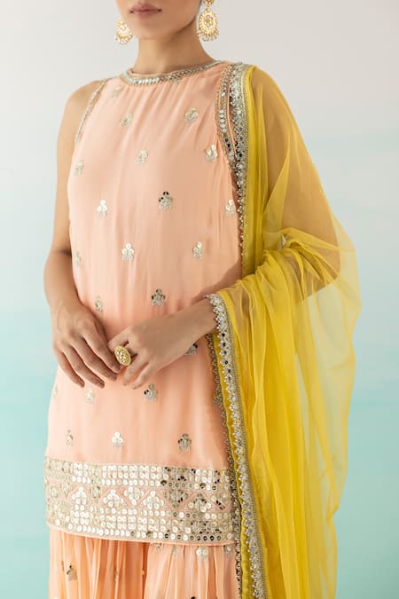 Buy_Basanti - Kapde Aur Koffee_Peach Georgette, Dupatta Net Sequin Round Embroidered Kurta Sharara Set _Online_at_Aza_Fashions