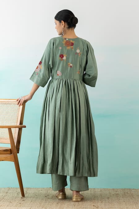 Shop Basanti - Kapde Aur Koffee Green Cotton Silk Floral V Neck Embroidered Anarkali And Pant Set at Aza Fashions Shop_Basanti - Kapde Aur Koffee_Green Cotton Silk Floral V Neck Embroidered Anarkali And Pant Set _at_Aza_Fashions