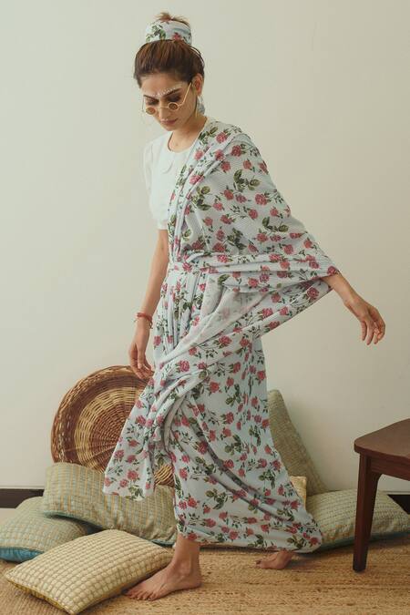 Shop Pasha India Blue Linen Floral, Stripes Peter Pan Collar Pre-draped Saree With Blouse Online at Aza Fashions Shop_Pasha India_Blue Linen Floral, Stripes Peter Pan Collar Pre-draped Saree With Blouse _Online_at_Aza_Fashions