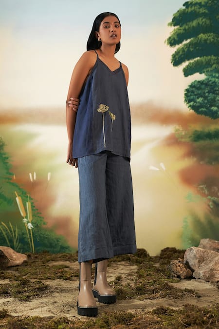 Febo6 Blue Linen Sequin, Primrose V Neck Top 