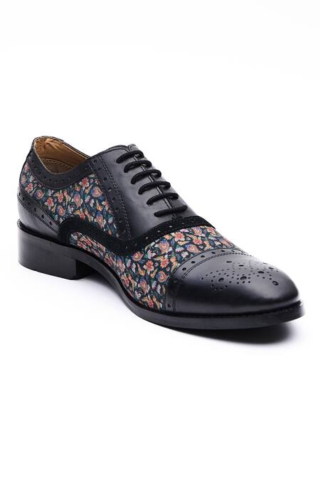 Mistersinister_Black Crust Leather With Crease-free Printed Canvas Crust Leather Brogue Shoes_Online_at_Aza_Fashions
