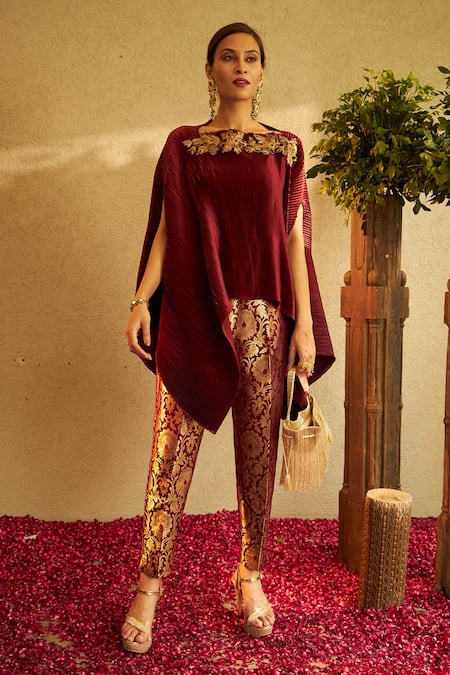 Tasuvure Indes Maroon Pleated Embroidery Floral Square Neck Divine Cape And Pant Set 