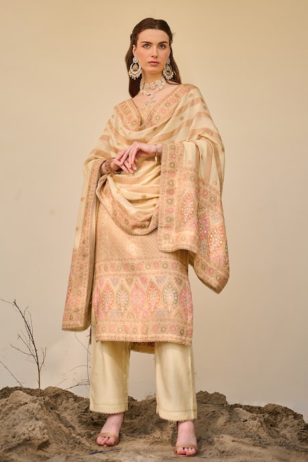 Safaa Yellow Velour, Velvet Gota Patti Square Safar Floral Pattern Woven Kurta Set Online at Aza Fashions Safaa_Yellow Velour, Velvet Gota Patti Square Safar Floral Pattern Woven Kurta Set _Online_at_Aza_Fashions