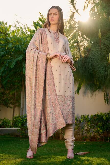 Safaa Beige Velvet, Silk Gota Patti, Rukhsaar Kantha Pattern Woven Kurta Set Online at Aza Fashions Safaa_Beige Velvet, Silk Gota Patti, Rukhsaar Kantha Pattern Woven Kurta Set _Online_at_Aza_Fashions