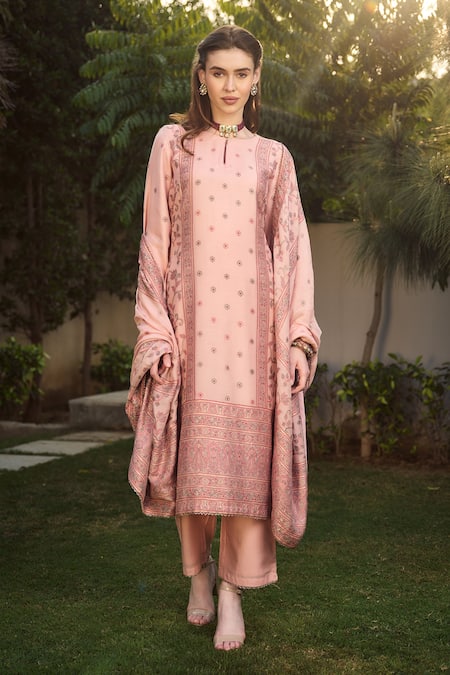 Shop Safaa Pink Silk, Velvet Gota Patti Keyhole Neck Miraaz Kantha Pattern Woven Kurta Set Online at Aza Fashions Shop_Safaa_Pink Silk, Velvet Gota Patti Keyhole Neck Miraaz Kantha Pattern Woven Kurta Set _Online_at_Aza_Fashions