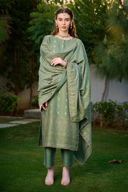 Safaa_Green Velvet, Silk Gota Patti, Ameera Floral Stripe Pattern Woven Kurta Set _at_Aza_Fashions