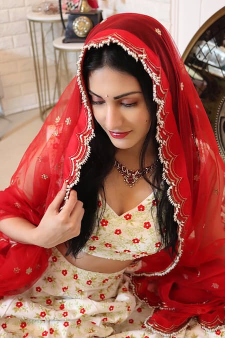 Shloka Sudhakar_White Chambray V Neck Embroidered Bridal Lehenga Set _at_Aza_Fashions