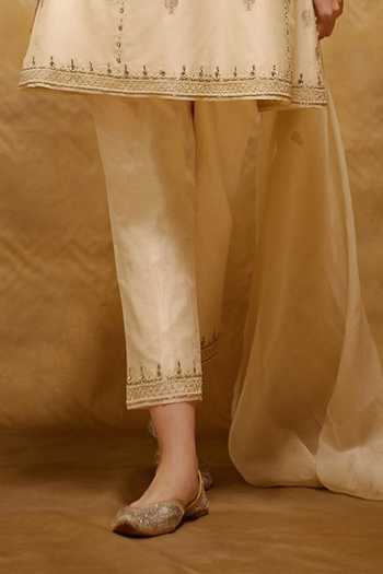 Bunka_White Cotton Silk Embroidered Kurta Set_at_Aza_Fashions