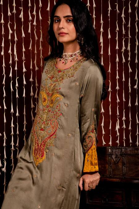 Chandbari_Grey Kurta And Pant Modal Satin Embroidery Sequin Round Paisley Set_at_Aza_Fashions