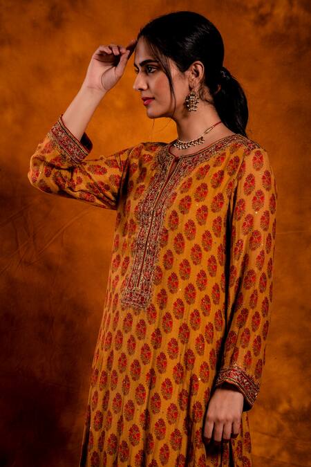 Buy_Chandbari_Red Dupatta Silk Organza, Kurta And Palazzo Chanderi Floral, Sequin, Print Set_Online_at_Aza_Fashions
