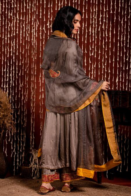 Buy_Chandbari_Grey Kurta And Pant Modal Satin Embroidery Dori V Neck Paisley Set_Online_at_Aza_Fashions