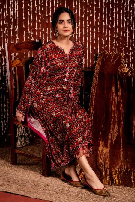 Chandbari_Maroon Kurta Silk Velvet Printed Ikat Notched Set_Online_at_Aza_Fashions