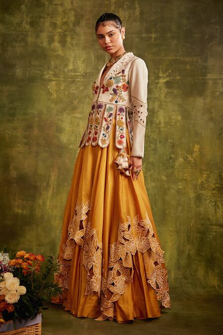 Chandrima White Chanderi V Neck Embroidered Panelled Top Online at Aza Fashions Chandrima_White Chanderi V Neck Embroidered Panelled Top _Online_at_Aza_Fashions