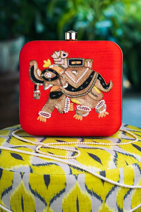 Best Indian Bridal Bags and Clutches | Bridal bag, Red clutch purse, Purses