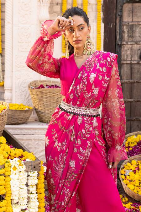 Chhavvi Aggarwal Pink Organza, Crepe Floral Motifs, Sequin Work, Pre-draped Printed Saree Set Online at Aza Fashions Chhavvi Aggarwal_Pink Organza, Crepe Floral Motifs, Sequin Work, Pre-draped Printed Saree Set _Online_at_Aza_Fashions