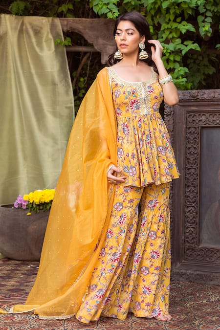 Chhavvi Aggarwal Yellow Organza, Crepe Scoop Neck Floral Print Kurta Sharara Set Online at Aza Fashions Chhavvi Aggarwal_Yellow Organza, Crepe Scoop Neck Floral Print Kurta Sharara Set _Online_at_Aza_Fashions