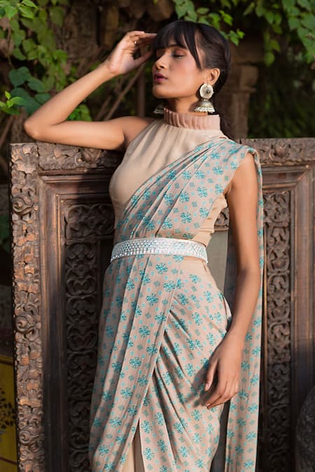 outlet in sale Glamorous Pants Saree With Gold Border, Indowestern Dresses,  Designer Indian Wear, Indian Wedding Mehendi Sangeet Party Wear |  newweb.dermalaser.com.co