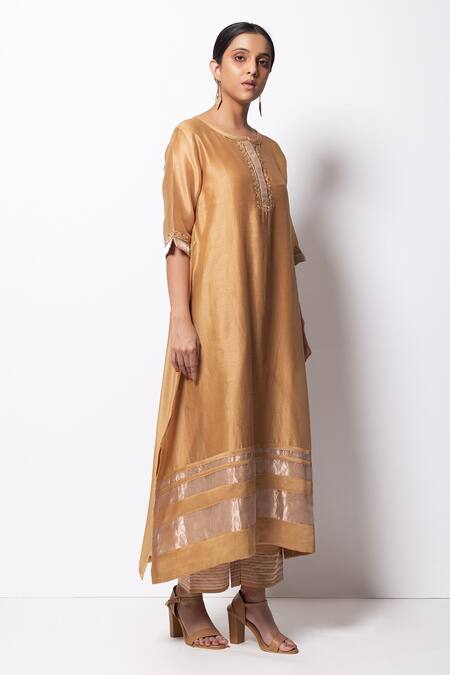 Bhavik Shah Beige Kurta Handwoven Chanderi Dupatta Chanderi Pant Cotton Set Online at Aza Fashions Bhavik Shah_Beige Kurta Handwoven Chanderi Dupatta Chanderi Pant Cotton Set _Online_at_Aza_Fashions