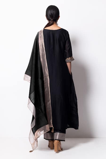Shop Bhavik Shah Black Kurta Handwoven Chanderi Dupatta Chanderi Pant Cotton Set at Aza Fashions Shop_Bhavik Shah_Black Kurta Handwoven Chanderi Dupatta Chanderi Pant Cotton Set _at_Aza_Fashions