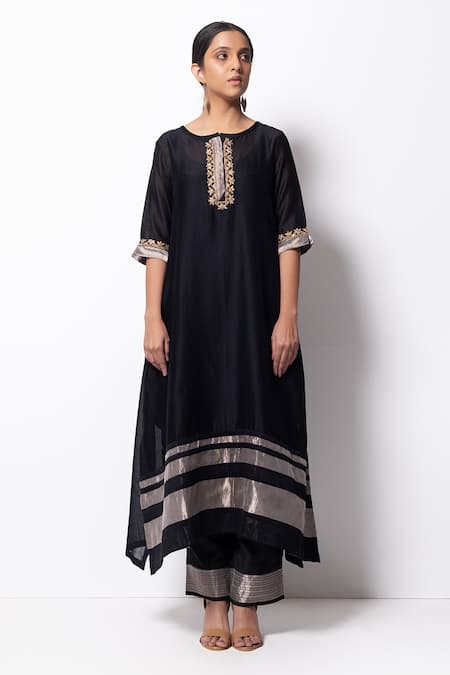 Bhavik Shah Black Kurta Handwoven Chanderi Dupatta Chanderi Pant Cotton Set Online at Aza Fashions Bhavik Shah_Black Kurta Handwoven Chanderi Dupatta Chanderi Pant Cotton Set _Online_at_Aza_Fashions