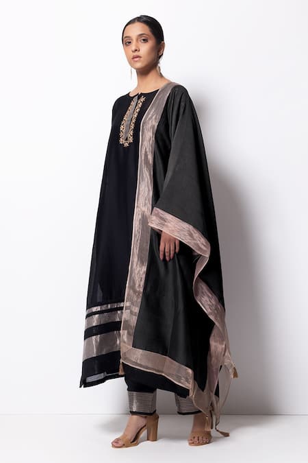Buy Bhavik Shah Black Kurta Handwoven Chanderi Dupatta Chanderi Pant Cotton Set Online at Aza Fashions Buy_Bhavik Shah_Black Kurta Handwoven Chanderi Dupatta Chanderi Pant Cotton Set _Online_at_Aza_Fashions