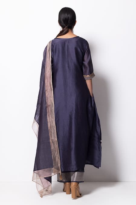 Shop Bhavik Shah Grey Kurta Handwoven Chanderi Dupatta Chanderi Pant Cotton Set at Aza Fashions Shop_Bhavik Shah_Grey Kurta Handwoven Chanderi Dupatta Chanderi Pant Cotton Set _at_Aza_Fashions