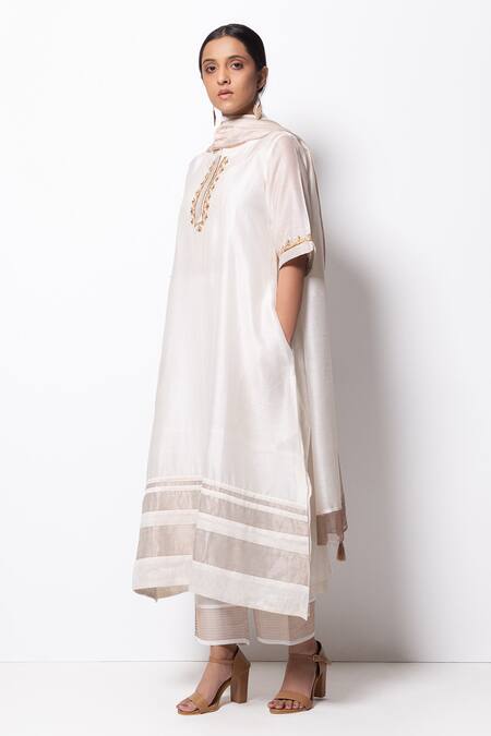Buy Bhavik Shah White Kurta Handwoven Chanderi Dupatta Chanderi Pant Cotton Set Online at Aza Fashions Buy_Bhavik Shah_White Kurta Handwoven Chanderi Dupatta Chanderi Pant Cotton Set _Online_at_Aza_Fashions