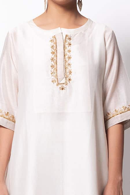 Shop Bhavik Shah White Kurta Handwoven Chanderi Dupatta Chanderi Pant Cotton Set Online at Aza Fashions Shop_Bhavik Shah_White Kurta Handwoven Chanderi Dupatta Chanderi Pant Cotton Set _Online_at_Aza_Fashions