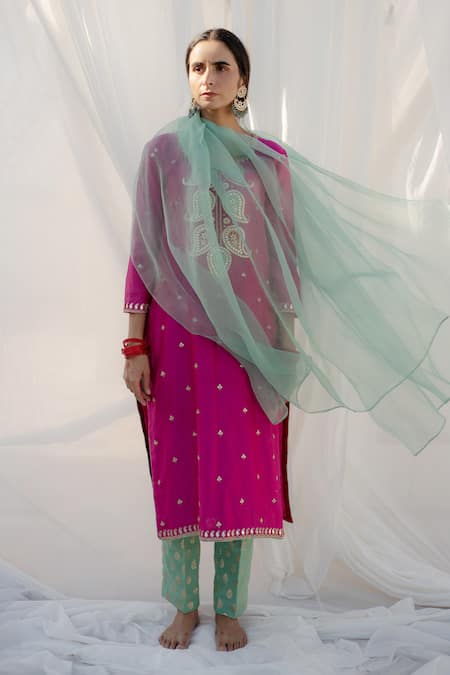 Shop Apeksha Jain Label Pink Organza, Chanderi Sequin , Gota Patti Round Kurta Set at Aza Fashions Shop_Apeksha Jain Label_Pink Organza, Chanderi Sequin , Gota Patti Round Kurta Set_at_Aza_Fashions