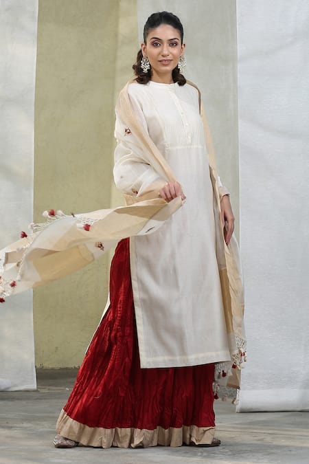 Weaver Story_White Pure Chanderi Silk And Organza Lining Cotton Thread Band Kurta Skirt Set _Online_at_Aza_Fashions
