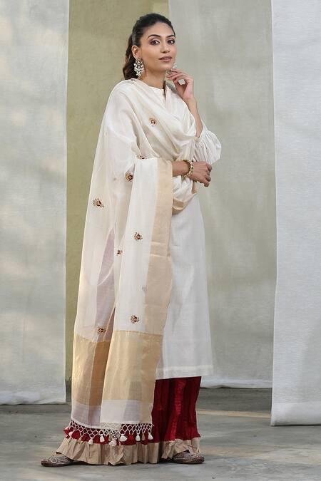 Buy_Weaver Story_White Pure Chanderi Silk And Organza Lining Cotton Thread Band Kurta Skirt Set _Online_at_Aza_Fashions