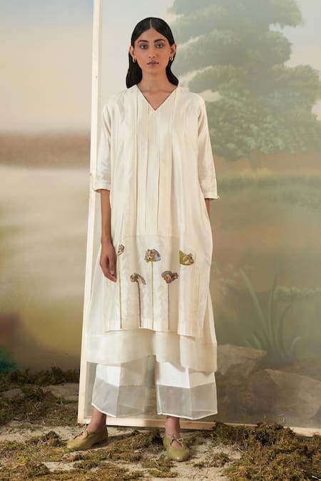 Febo6 Off White Handspun Chanderi Sequin, Primrose V Neck Embroidered Tunic 