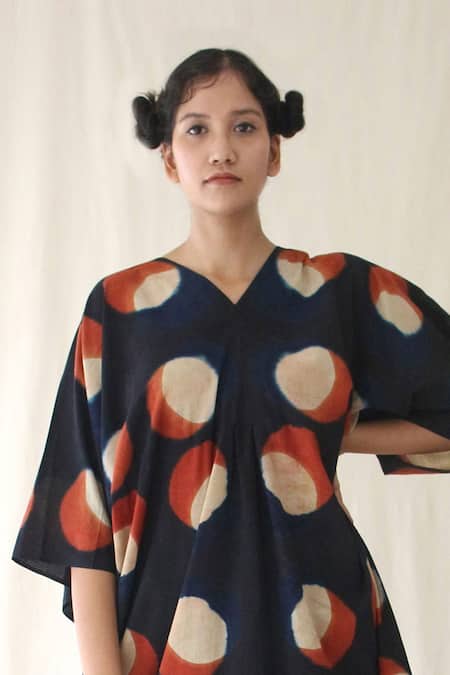 Chambray & CO. Blue 100% Organic Cotton V Neck Printed Kaftan And Pant Set at Aza Fashions Chambray & CO._Blue 100% Organic Cotton V Neck Printed Kaftan And Pant Set _at_Aza_Fashions