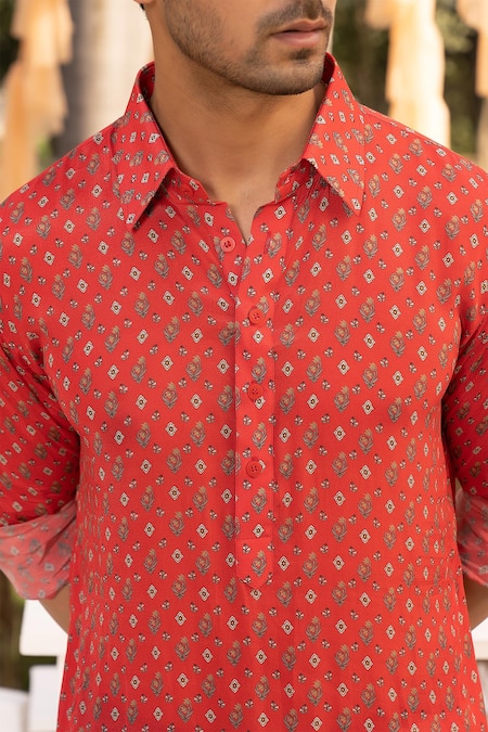 Chhavvi Aggarwal_Red Crepe And Glaze Cotton Print Tulip Motif Kurta _Online_at_Aza_Fashions