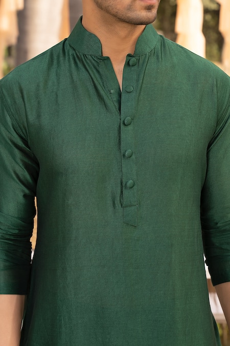 Chhavvi Aggarwal_Green Chanderi , Mandarin Collar Kurta Set _Online_at_Aza_Fashions