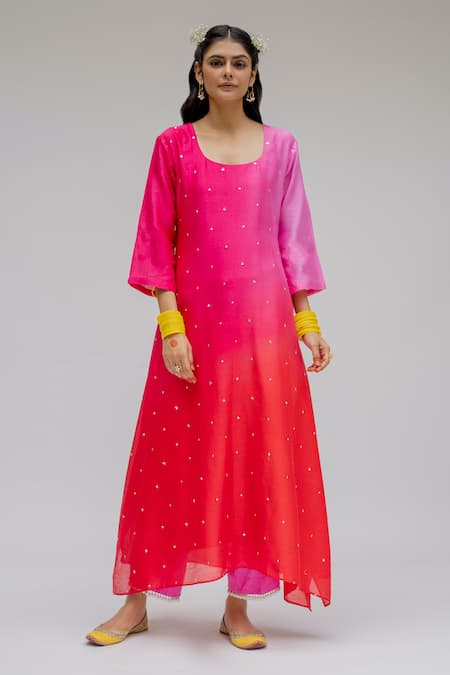 Buy_Chrkha_Pink Chanderi Silk Cotton Lining Shantoon Sequins Scoop Embroidered Kurta Set _Online_at_Aza_Fashions
