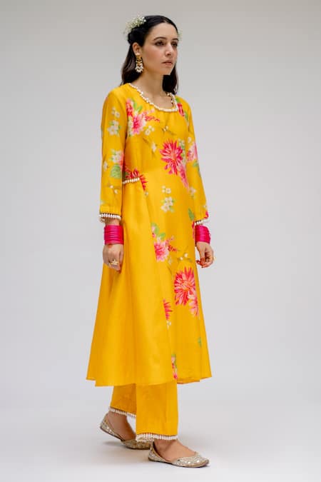 Chrkha_Yellow Chanderi Silk Cotton Lining Shantoon Digital Print Kurta Pant Set _Online_at_Aza_Fashions