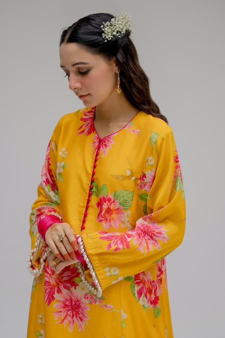 Chrkha Yellow Chanderi Silk Cotton Lining Shantoon Printed Digital Floral Kurta Set at Aza Fashions Chrkha_Yellow Chanderi Silk Cotton Lining Shantoon Printed Digital Floral Kurta Set _at_Aza_Fashions