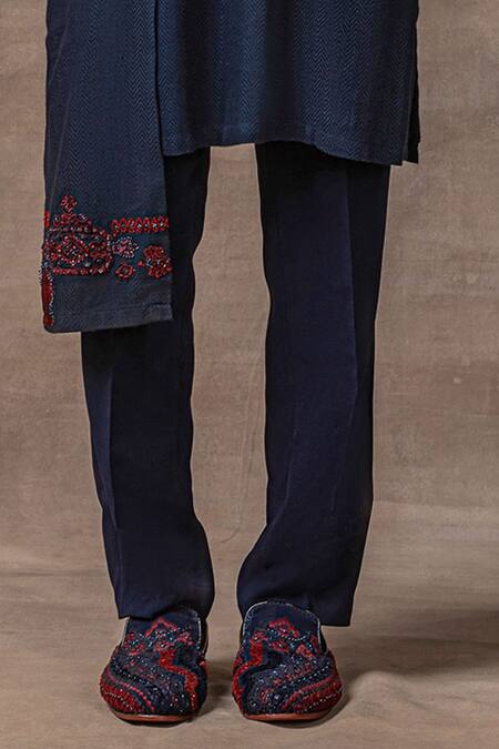 Sarab Khanijou_Blue Silk Embroidery Thread Panel Kurta Set _at_Aza_Fashions