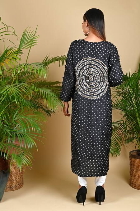 Shop Dyelogue Black Mulberry Silk Sequin Embroidered Bodice Kurta at Aza Fashions Shop_Dyelogue_Black Mulberry Silk Sequin Embroidered Bodice Kurta _at_Aza_Fashions