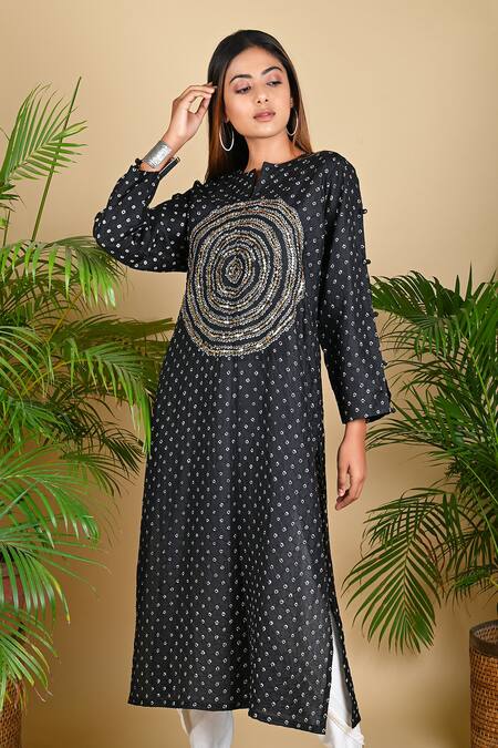 Dyelogue Black Mulberry Silk Sequin Embroidered Bodice Kurta Online at Aza Fashions Dyelogue_Black Mulberry Silk Sequin Embroidered Bodice Kurta _Online_at_Aza_Fashions