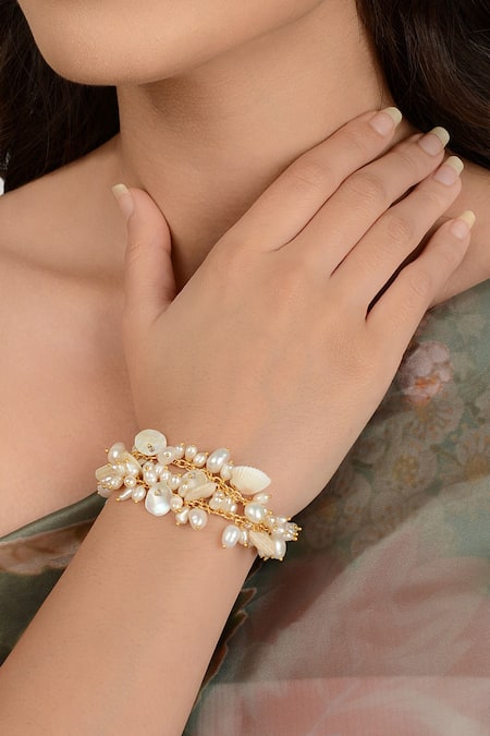Buy SoilMade White Moti Bracelet White Colour Size Adjustable Online at  Best Prices in India - JioMart.