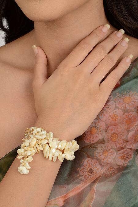 House Of D"Oro White Beads And Shells Sampaguita Studded Stone Bracelet