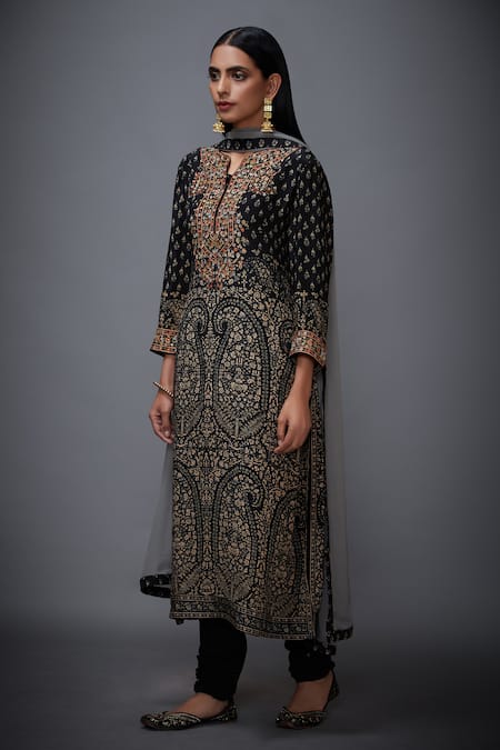 Buy_RI.Ritu Kumar_Black Silk Crepe Notched Embellished Kurta Set _Online_at_Aza_Fashions