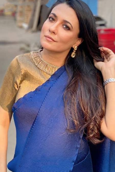 Buy Kiran Uttam Ghosh Blue Polyester Pleated Saree Online at Aza Fashions Buy_Kiran Uttam Ghosh_Blue Polyester Pleated Saree _Online_at_Aza_Fashions