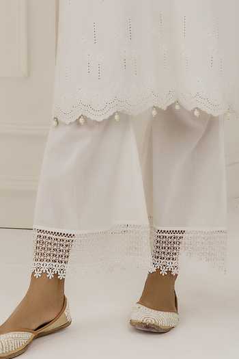 Buy_Mulmul_White Mulmul Cotton Embroidered Floral V Neck Riwa Kurta And Palazzo Set _Online_at_Aza_Fashions
