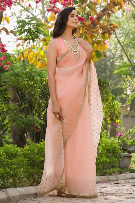 Charu Makkar Peach Pure Silk Organza Batik Floral Saree Online at Aza Fashions Charu Makkar_Peach Pure Silk Organza Batik Floral Saree _Online_at_Aza_Fashions