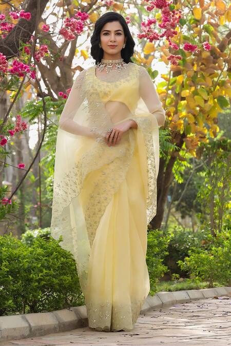 Charu Makkar Yellow , Organza Floral Motif Scalloped Saree Online at Aza Fashions Charu Makkar_Yellow , Organza Floral Motif Scalloped Saree _Online_at_Aza_Fashions