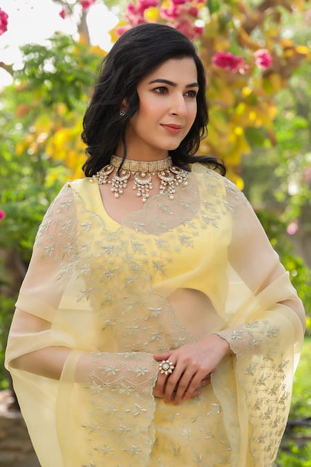 Charu Makkar Yellow , Organza Floral Motif Scalloped Saree at Aza Fashions Charu Makkar_Yellow , Organza Floral Motif Scalloped Saree _at_Aza_Fashions