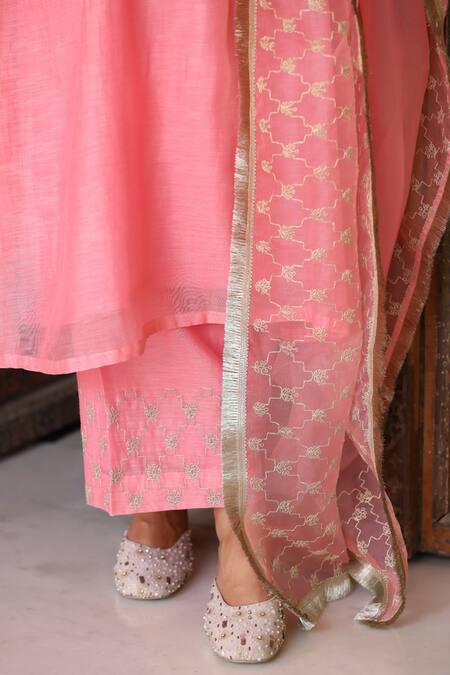 Charu Makkar Pink Chanderi Pintucks V Neck Anarkali Set at Aza Fashions Charu Makkar_Pink Chanderi Pintucks V Neck Anarkali Set_at_Aza_Fashions